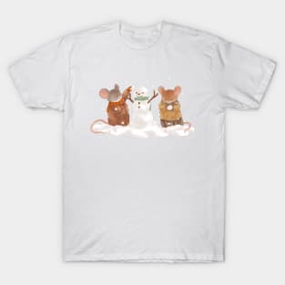 Snowy Winter Cottagecore Mice Building a Snowman T-Shirt